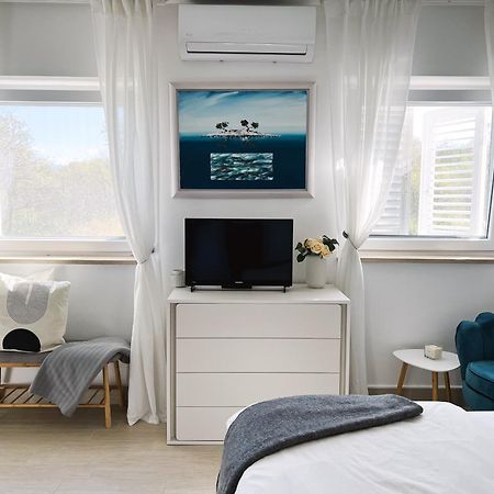 Modern Apartment In The Heart Of Нивице Экстерьер фото