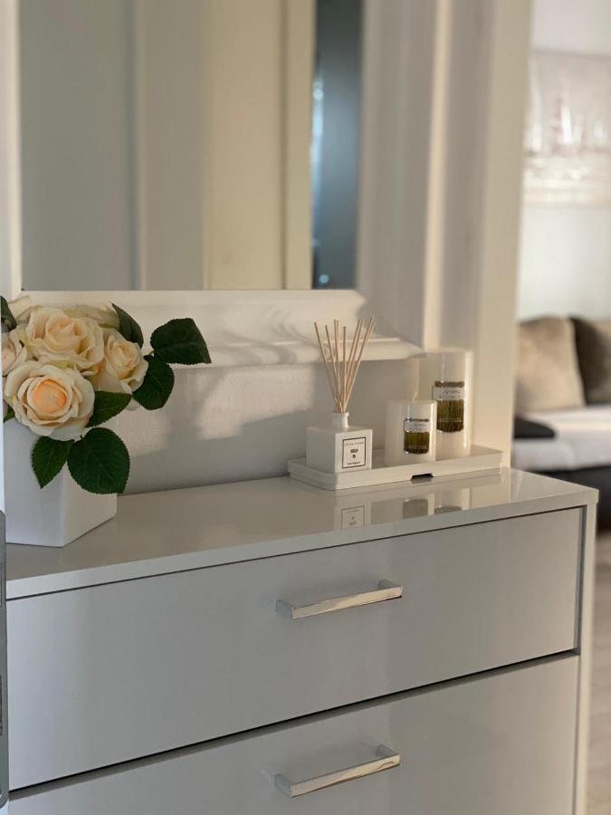 Modern Apartment In The Heart Of Нивице Экстерьер фото