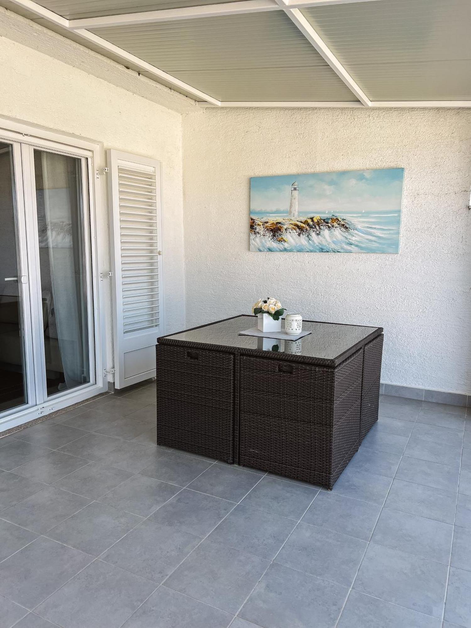 Modern Apartment In The Heart Of Нивице Экстерьер фото