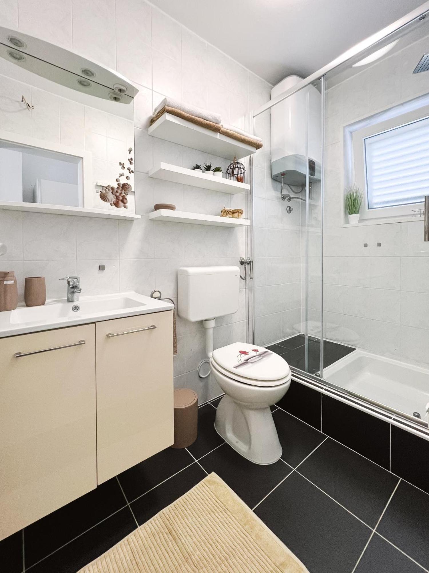 Modern Apartment In The Heart Of Нивице Экстерьер фото