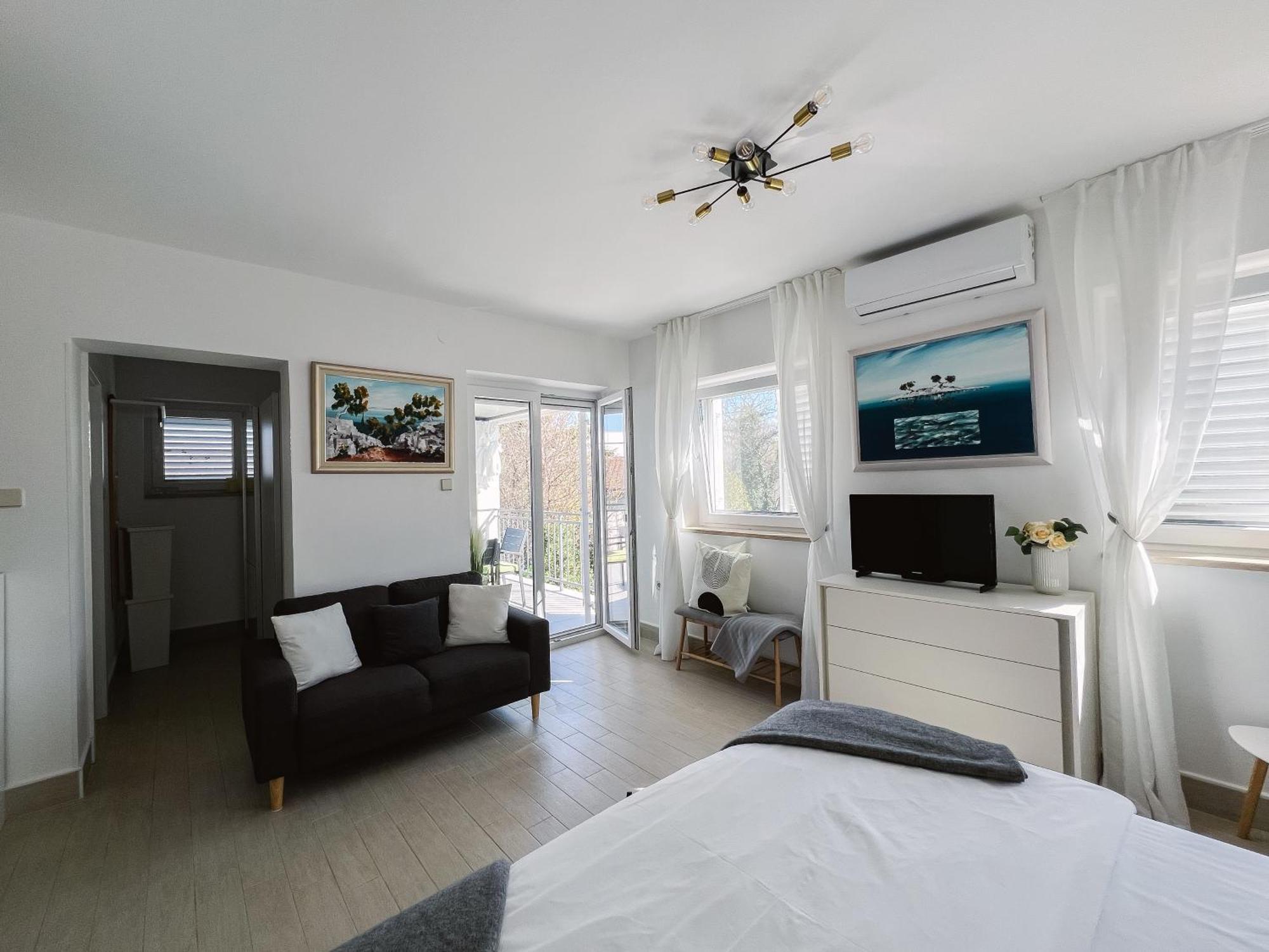 Modern Apartment In The Heart Of Нивице Экстерьер фото